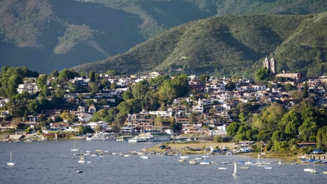 visita guiada en el pueblo de valle